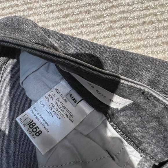 M1858 Black Distressed Skinny Mid Rise Ankle Jeans - Picture 4 of 4